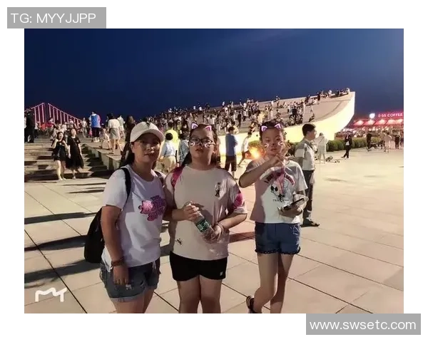 踢足球与弹钢琴的完美结合探索运动与艺术的和谐美妙之旅