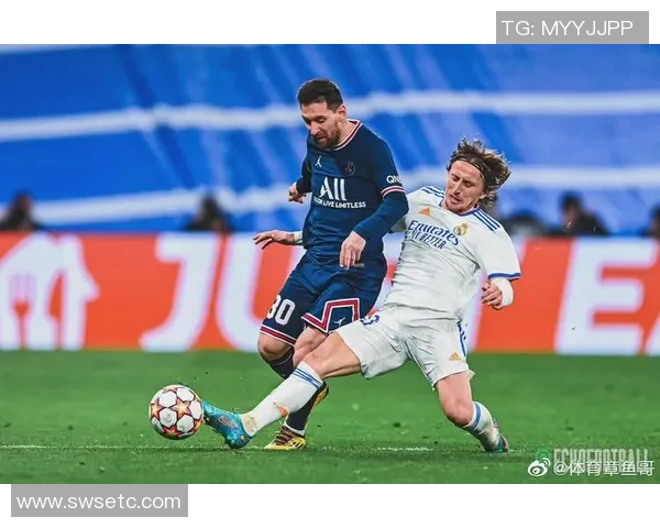 足球铲子技巧解析如何在比赛中有效运用铲球技术提升防守能力